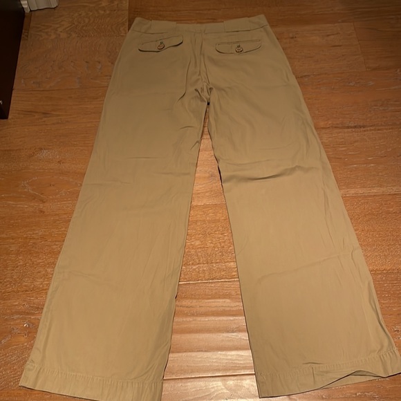 Gap Wide leg, low rise khaki , size 2 - Picture 2 of 3